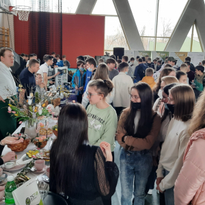 Uczniowie kl. VIII na Powiatowych Targach Edukacyjnych w Brzesku