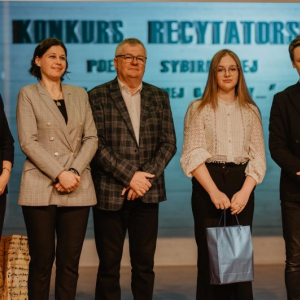 III EDYCJA MIĘDZYSZKOLNEGO KONKURSU RECYTATORSKIEGO POEZJI SYBIRACKIEJ „MY Z TEJ SAMEJ OJCZYZNY…” - Anna Jamrożek laureatka konkursu