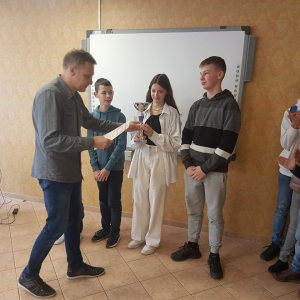 Uczniowie Zespołu Szkół w Szczurowej - I miejsce w zawodach powiatowych w szachach