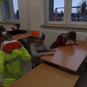  Laboratoria Przyszłości - okulary VR i aparat cyfrowy kl. I a 