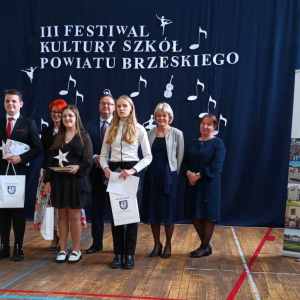  Trzy laureatki konkursu-fot. źródło Facebook Szkoła Podstawowa w Jasieniu