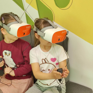 Zajęcia z okularami VR na świetlicy szkolnej