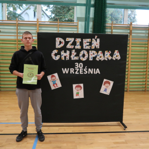 Uczniowie wyróżnieni w kategorii: Przystojniacy: Julian Grzywiński, Antoni Turaczy, Wiktor Siudut. Kliknięcie na zdjęcie spowoduje jego powiększenie do rozmiaru oryginalnego.