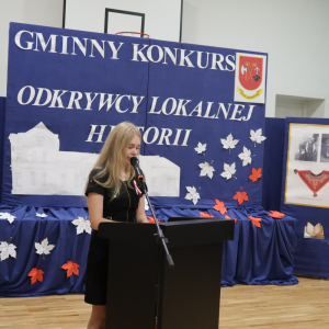 Rozpoczęcie Historycznej gry terenowej na sali gimnastycznej. Kliknięcie na zdjęcie spowoduje jego powiększenie do rozmiaru oryginalnego.