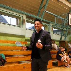 Wójt Gminy Szczurowa pan Zbigniew Moskal na Rodzinnym Turnieju Badmintona. Kliknięcie na zdjęcie spowoduje jego powiększenie do rozmiaru oryginalnego.