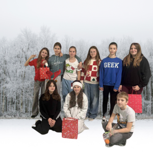 Uczniowie nagrodzeni za udział w akcji szerzącej dobro. Kliknięcie na zdjęcie spowoduje jego powiększenie do rozmiaru oryginalnego.