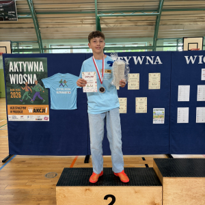Wiktor Chabura z kl. 7b laureat 2 miejsca w wyzwaniu sportowym "Aktywna Wiosna". Kliknięcie na zdjęcie spowoduje jego powiększenie do rozmiaru oryginalnego.
