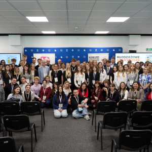 Uczestnicy konferencji wraz z opiekunami. Kliknięcie na zdjęcie spowoduje jego powiększenie do rozmiaru oryginalnego.