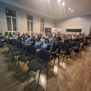 Uczniowie na warsztatach profilaktycznych. Kliknięcie na zdjęcie spowoduje jego powiększenie do rozmiaru oryginalnego.